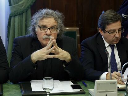 Los diputados Gabriel Rufián y Joan Tardá, de ERC, y Carlos Salvador, de UPN.