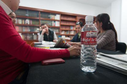 Reunión de redacción en el periódico 'El Siglo de Torreón'.