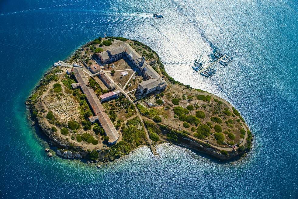Pie de Foto: Vista aérea de Illa del Rei, junto al puerto de Mahón, en la isla de Menorca.