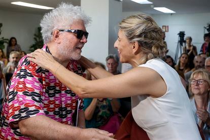 The leader of the SOmar, Yolanda Diaz, greets the director of the Spanish film, Pedro Almodóvar, during an action with the culture sector that took place on the last day of the campaign before the 23J elections, on Friday, at the Circulo de Bellas Artes in Madrid. 