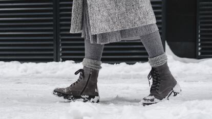 Los calcetines térmicos ayudan a mantener los pies calientes y secos cuando llega el invierno. GETTY IMAGES.