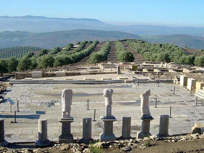 Un aspecto del foro del yacimiento arqueológico de Torreparedones.