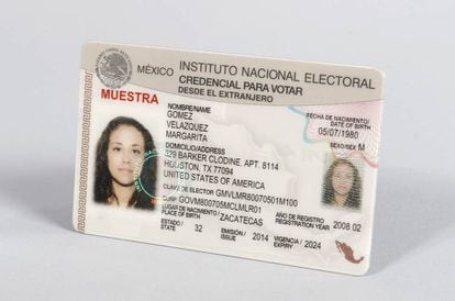 Imagen de un carnet electoral de México.
