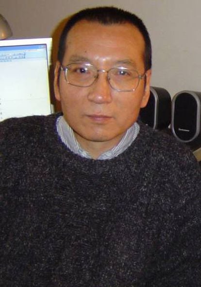 Imagen tomada en 2005 del disidente chino Liu Xiaobo en Guangzhou, al sur de China.