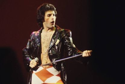 Freddie Mercury durante un concierto de Queen en el Madison Square Garden en diciembre de 1977.