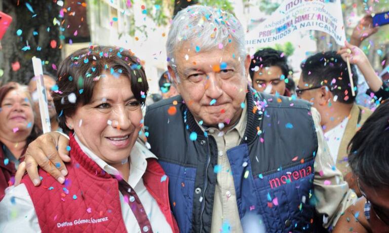 Delfina Gómez y López Obrador, tras un mitin en el Estado de México, en 2017.