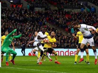 Tercer gol del Tottenham, obra de Fernando Llorente.