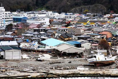 Imágenes utilizadas por los ponentes de la conferencia <i>Reconstruyendo Japón.</i>