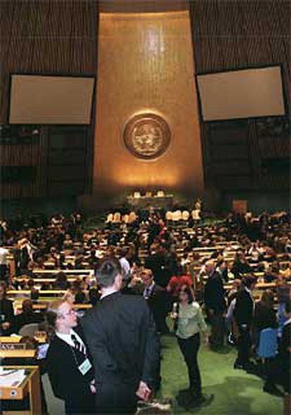 Sesión inaugural de la simulación universitaria de la ONU.