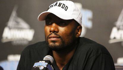 Serge Ibaka, durante su presentación con Orlando Magic.