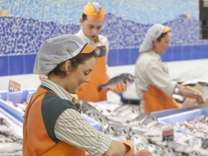 Empleados de una tienda Mercadona. 