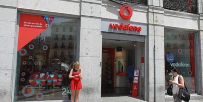 Una tienda de Vodafone, en Madrid.