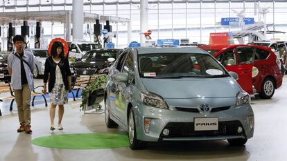 Exposición de vehículos Toyota en Japón