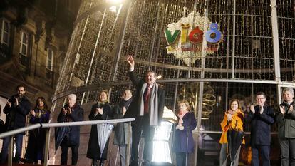 El alcalde de Vigo, Abel Caballero, durante la ceremonia de apagado de las luces navideñas a golpe de 15 de enero.