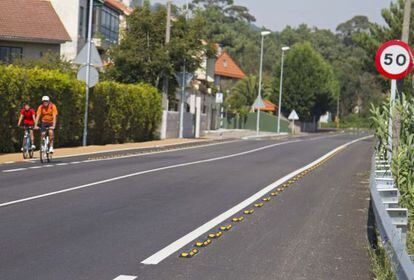 Tramo del carril bici construido por la Xunta a su paso por Nigr&aacute;n.