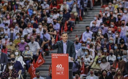 El secretario general del PSOE y presidente del Gobierno, Pedro Sánchez, este domingo en la clausura del 40º Congreso Federal del PSOE, en la Feria de Valencia.