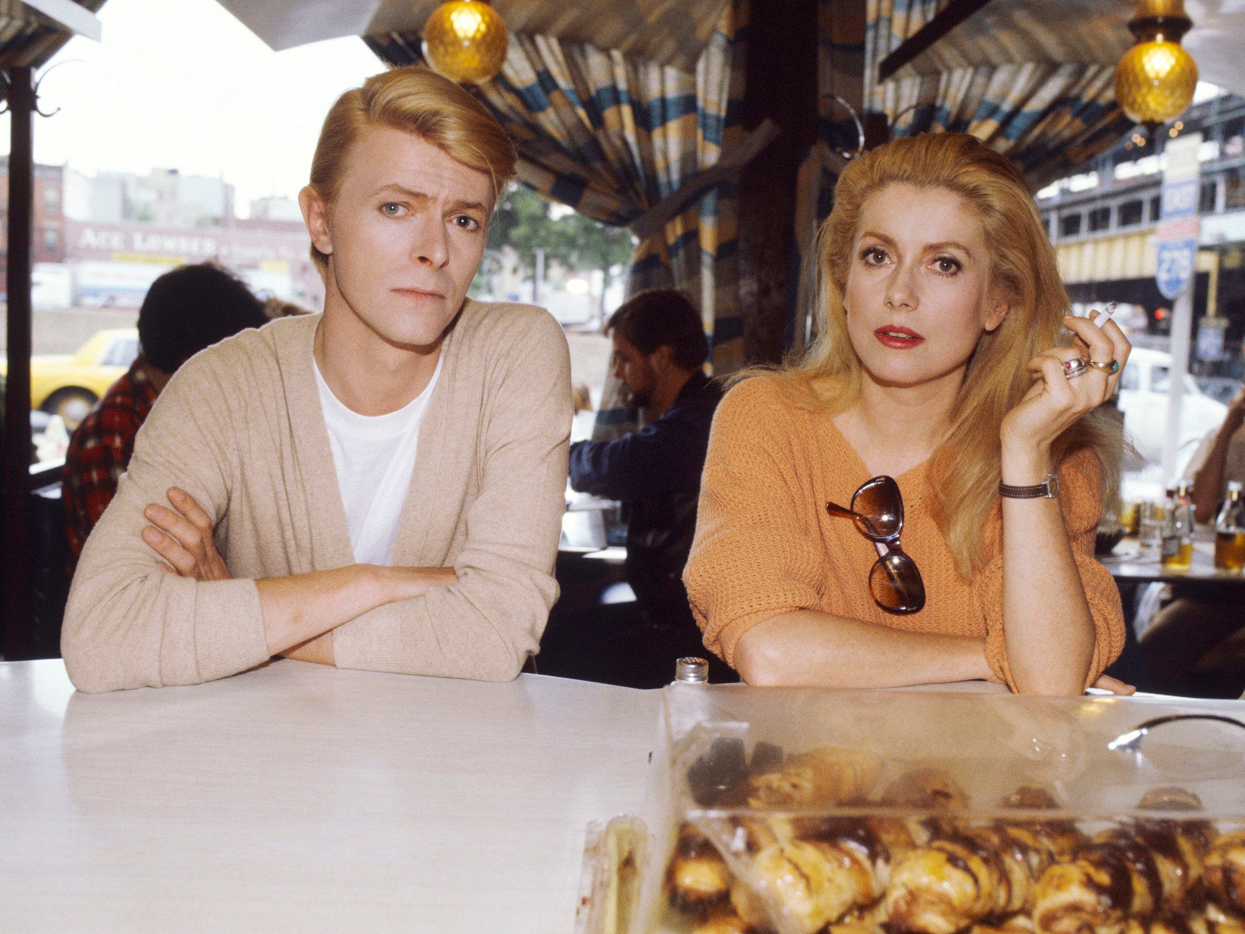 Con David Bowie durante el rodaje de 'El Ansia.