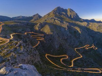 Curvas de Sa Calobra (Mallorca), en una fotografía de larga exposición.