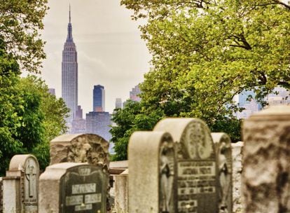 Vista de Manhattan desde el cementerio Calvary.