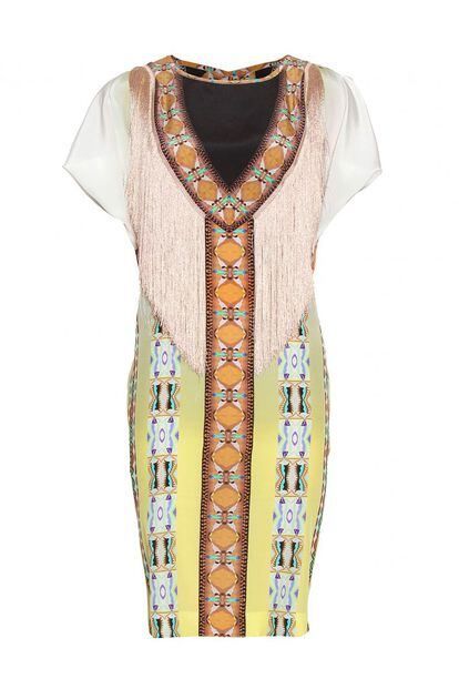 Vestido de seda con escote de flecos, de Etro (1.020 euros).