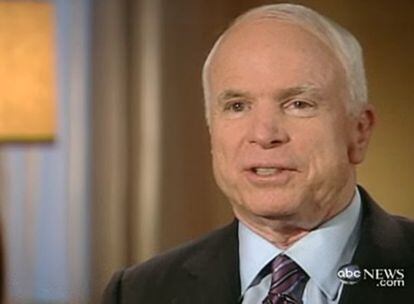 Un momento de la entrevista televisiva al candidato republicano, John McCain.