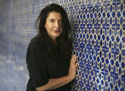 La artista serbia Marina Abramovic, en la universidad Laboral Marina de Gijón, tras presentar una videoinstalación.