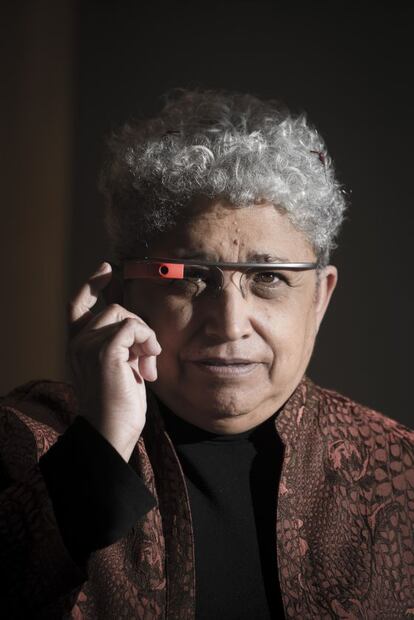 Carmen Medina estudia el uso policial de las Google Glass.