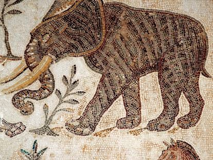 Elefante de batalla representado en un mosaico que se expone en el Museo del Bardo, en Túnez.