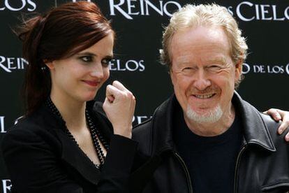 Ridley Scott y la actriz Eva Green, ayer en Madrid.