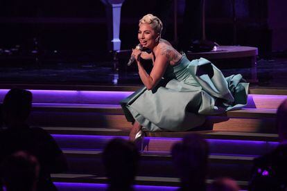 Lady Gaga, durante su actuación en los Grammy. La cantante y actriz se llevó el Mejor álbum vocal de pop tradicional por 'Love for sale', su dueto con Tony Bennet.