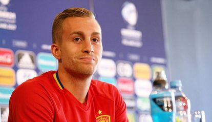 Deulofeu, durante un rueda de prensa con España.