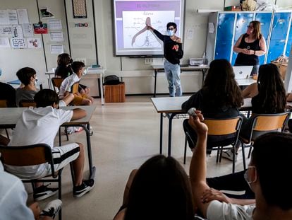 Clase de educación sexual para alumnos de primero y segundo de la ESO en Escuela 2, Valencia