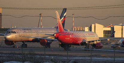 Aviones de la compañía Aeroflot, en un aeropuerto de Moscú (Rusia).