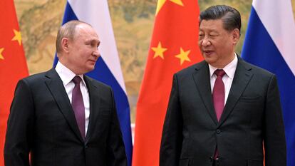 El presidente ruso, Vladímir Putin, y el presidente chino, Xi Jinping, tras su reunión en Pekín, el 4 de febrero.