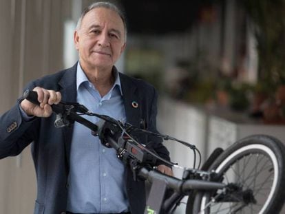 Antoni Poveda, presidente de la Red de Ciudades por la Bicicleta. En vídeo, cada vez se usa más la bicicleta para deplazmientos habituales.