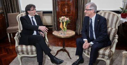 Carles Puigdemont, con Geert Bouregois.