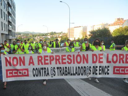 Manifestación de trabajadores de Ence, en Pontevedra, tras conocerse la sentencia de la Audiencia Nacional.