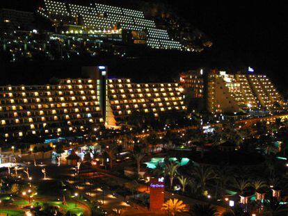 Vista nocturna de Puerto Rico (Gran Canaria) 