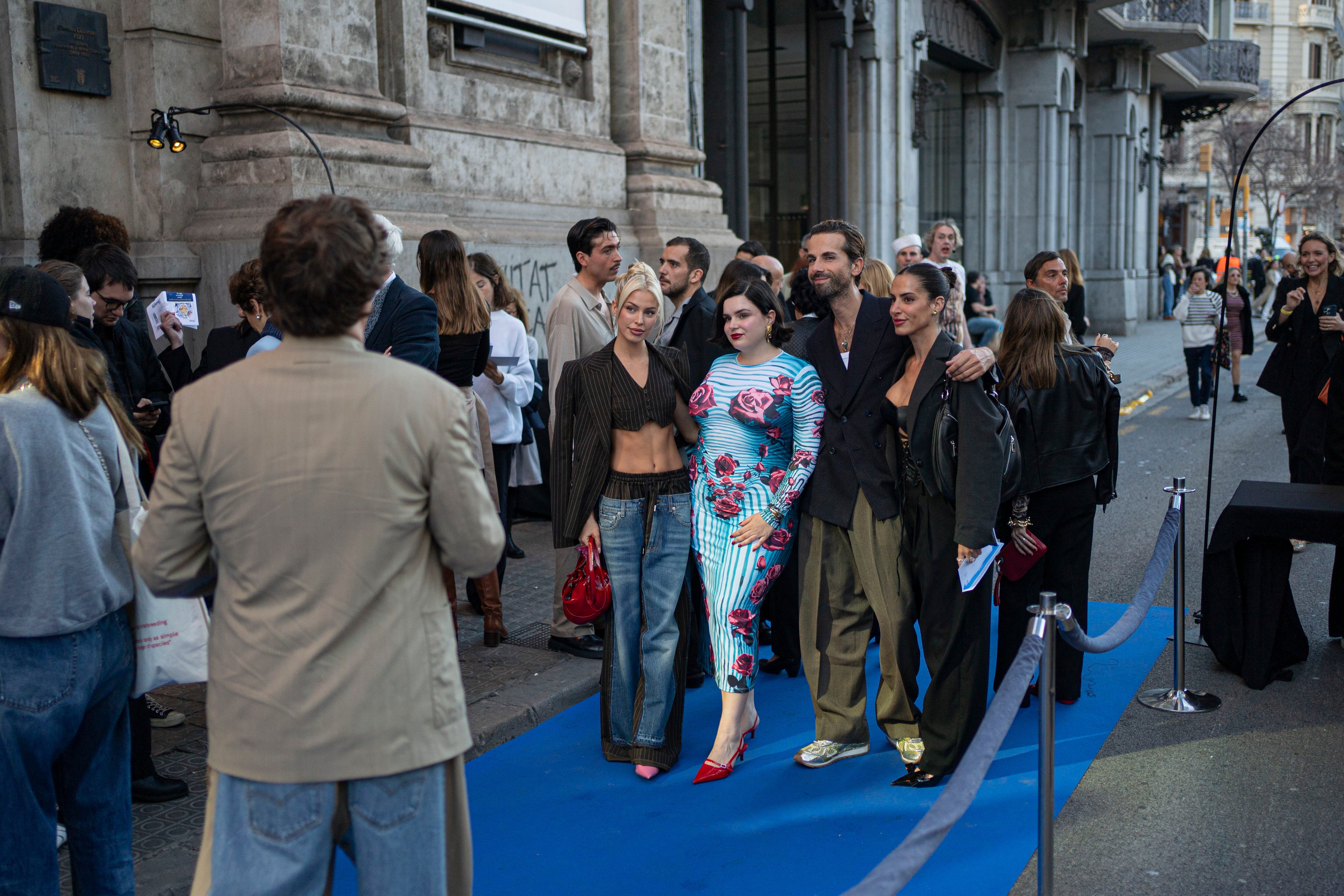 Varios invitados a su llegada al estreno de 'Fashion Freak Show' de Jean-Paul Gaultier. 