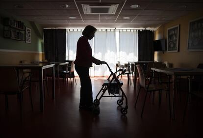 Una anciana en una residencia en la Comunidad de Madrid.