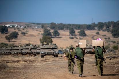 Soldados israelíes, este martes cerca de la frontera con Líbano. 