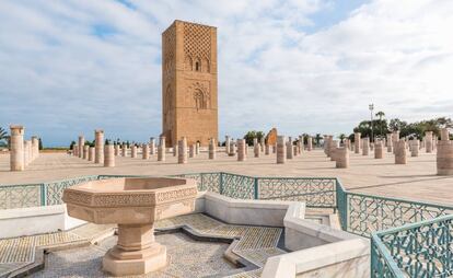 La torre Hassan, minarete original del siglo XII, en Rabat (Marruecos).