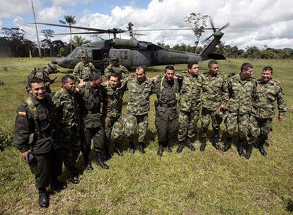 Los once policías y militares rescatados en la 'Operación Jarque' rememoraron este martes sus últimas horas de secuestro.