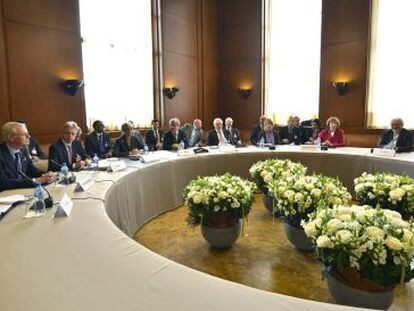 Los participantes en la reuni&oacute;n de Ginebra sobre el programa nuclear iran&iacute;.
