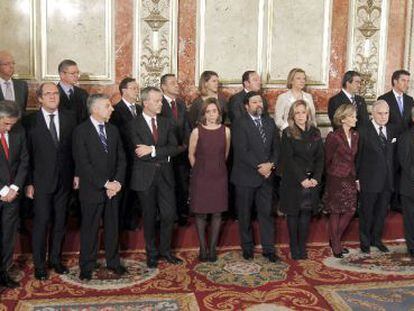 Miembros del Gobierno, de la judicatura, presidentes de comunidades autónomas y autoridades de otros órganos institucionales, durante el discurso de José Bono.