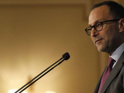 El embajador de EE UU, James Costos, durante su intervenci&amp;oacute;n.