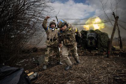 Soldiers with Ukraine's