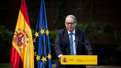 El exembajador de España en Afganistán, Gabriel Ferrán, durante el homenaje a los empleados de la Embajada de España en Kabul,