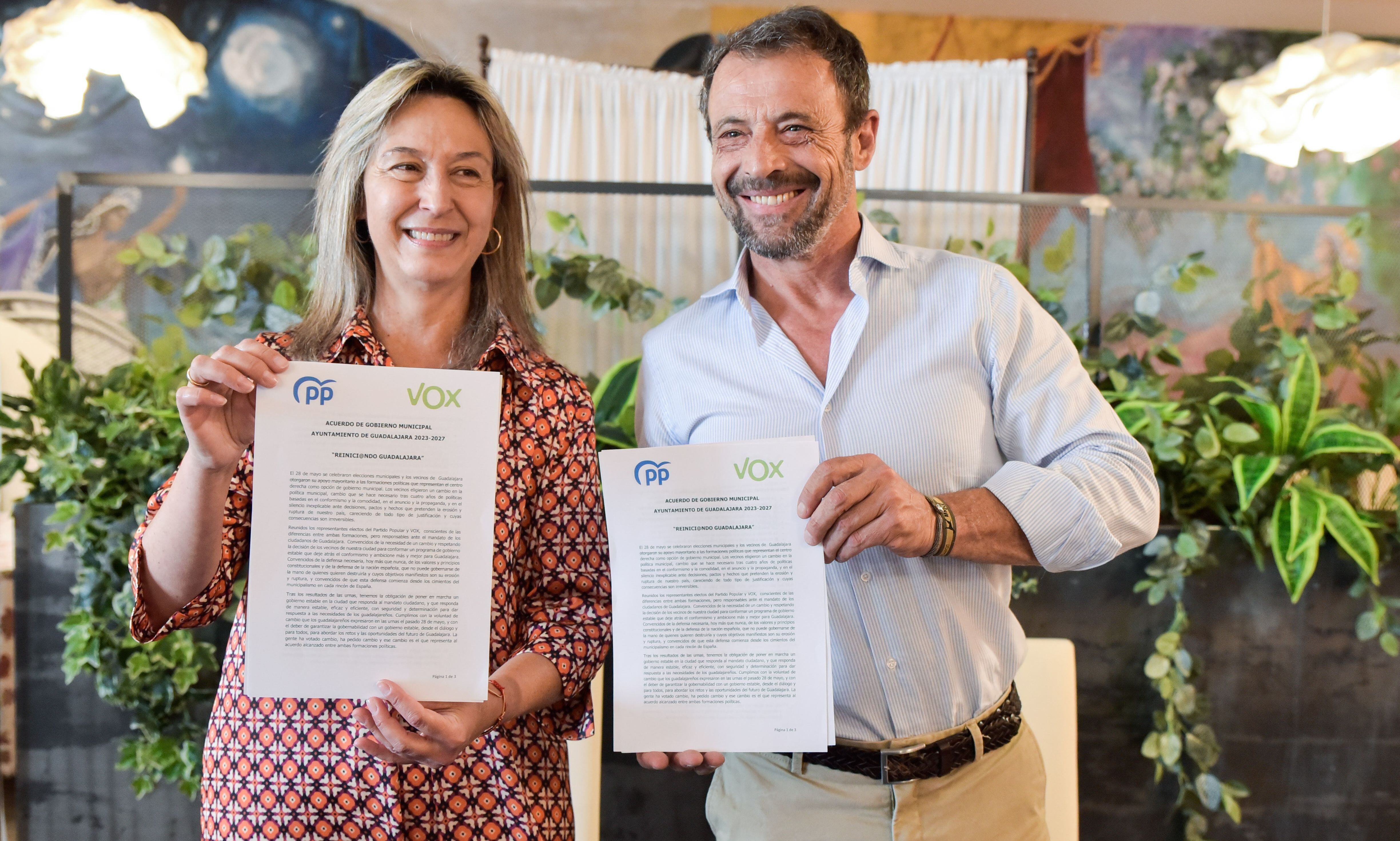 Ana Guarinos y Javier Toquero presentan el acuerdo del Gobierno del PP y Vox para Guadalajara el pasado 16 de junio.