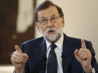 Mariano Rajoy, durante la reciente entrevista en la que ha exigido a Carles Puigdemont que renuncie a la declaraci&oacute;n unilateral de independencia.